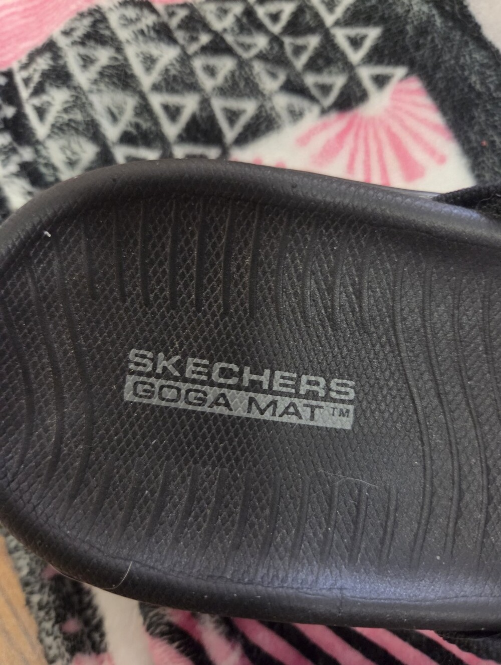 Skechers  Black Goga Mat Slide Sandals - Picture 9 of 9